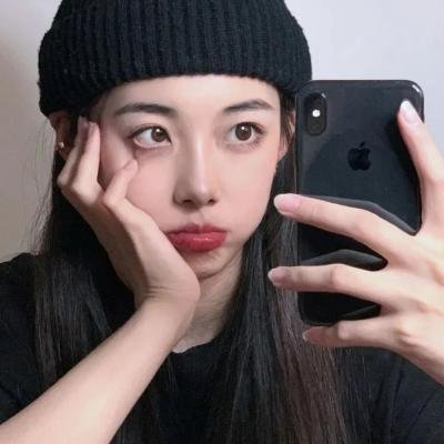北极百货的秋乃小姐在线观看封面
